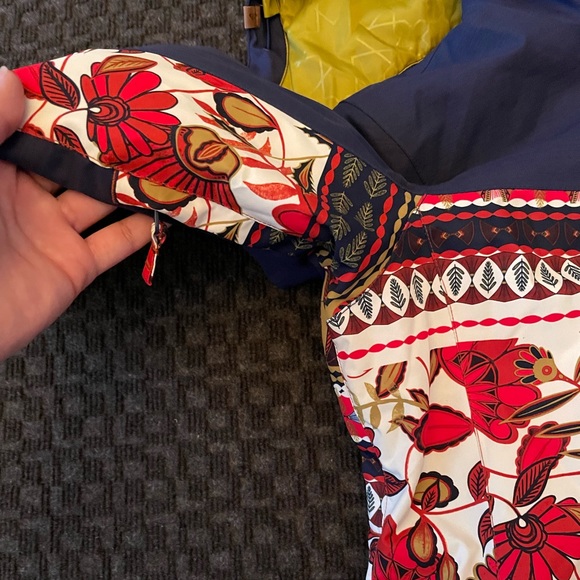 Roxy Snowsuit - Picture 5 of 8